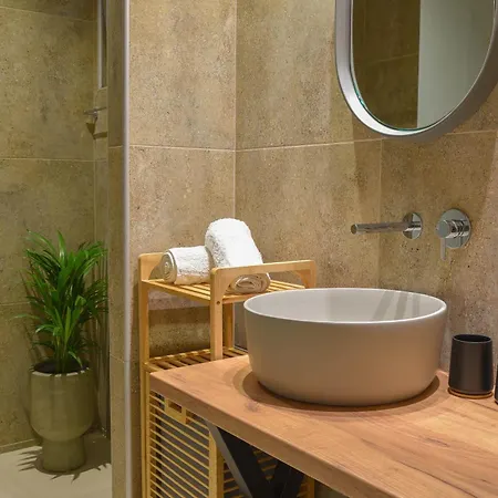 Modern Flat 2 Minutes From The Sea 1 *