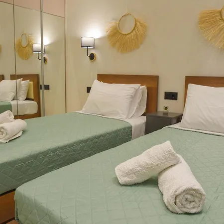Modern Flat 2 Minutes From The Sea 1 Apartment *